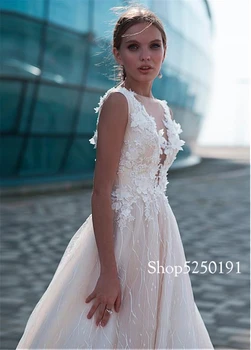 Subtili Tiulio V-Iškirpte A-line Wedding Suknelė Su Nėrinių Appliques & 3D Gėlės ir Lentjuostės Šampano Vestuvinės Suknelės