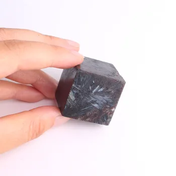 1Pc Aukštos Kokybės Natūralių Flash/Gaisro Astrophyllite Cube Crystal Mineralinių Pavyzdys Poliruoti Aikštėje Gydymo Akmuo Ranka Raižyti Dekoras