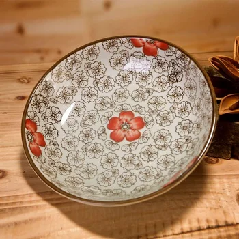 Japonų stalo įrankiai glazūruoti keramikos plokštės kepsnys patiekalų viešbutis kūrybos žuvies patiekalai.