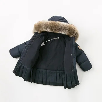 DB12006 dave bella žiemos kūdikių mergaičių ruched žemyn kailio kailiniai su gobtuvu viršutiniai drabužiai vaikams, 90% baltųjų ančių pūkais kamšalu vaikiška striukė