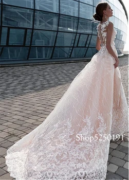 Subtili Tiulio V-Iškirpte A-line Wedding Suknelė Su Nėrinių Appliques & 3D Gėlės ir Lentjuostės Šampano Vestuvinės Suknelės