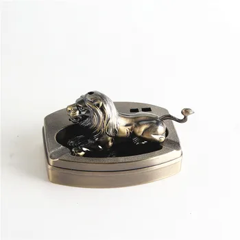 Naujas dervos metalo peleninę liūtas modelis peleninė su lichteris dvejopo naudojimo cigarečių priedai