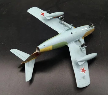 Retas Vertės 1:72 Sovietų MiG MIG15 kovotojas modelis Treneris Vertus 37135 Kolekcijos modelis Atostogų dovanos